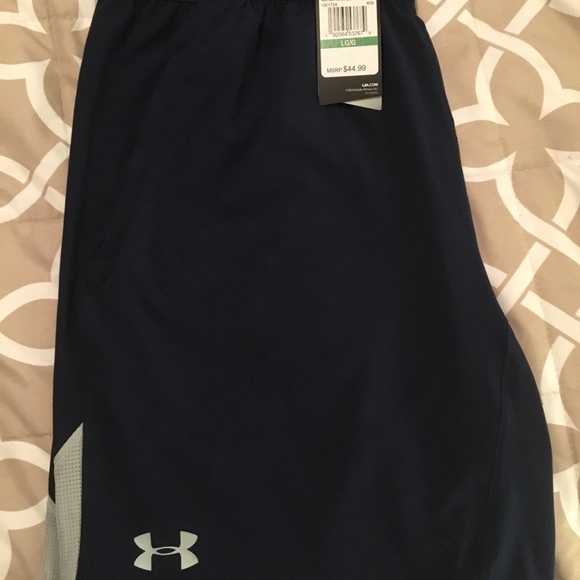 New Men’s Large Under Armour Navy Shorts - Picture 1 of 3